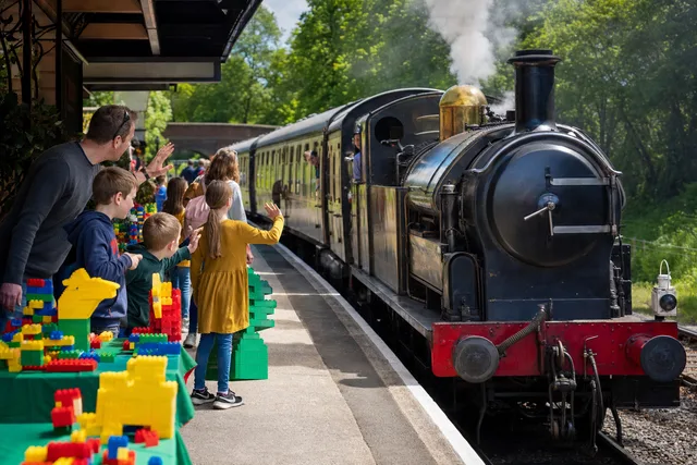 Kent & East Sussex Railway launches new ‘Bricks on the Move’ family experience